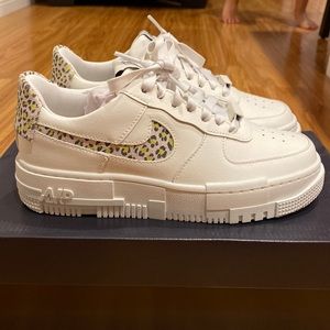 Brand new with box Nike leopard Air Force 1 pixel
